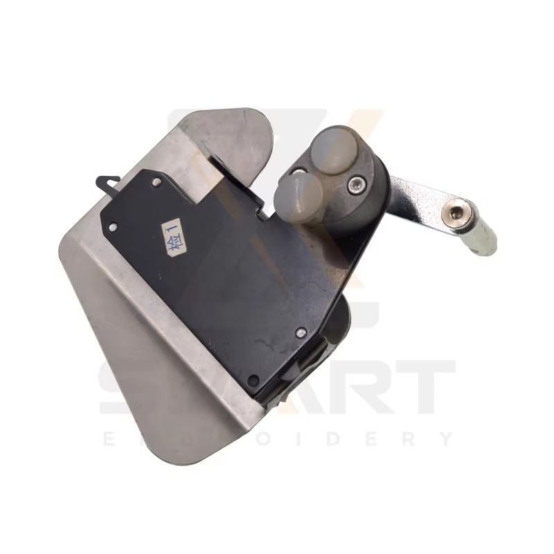 Upper Thread Hook Wiper Ass'y pre čínsky závesný stroj C0101CN06